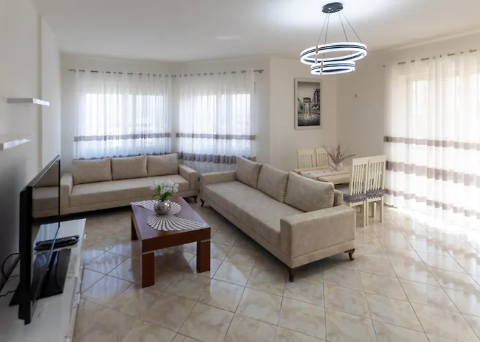 Spacious 2 Bedroom In Durrës