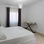 Spacious 2 Bedroom In * Durrës