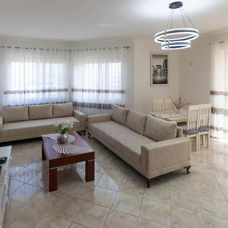 Spacious 2 Bedroom In Durrës