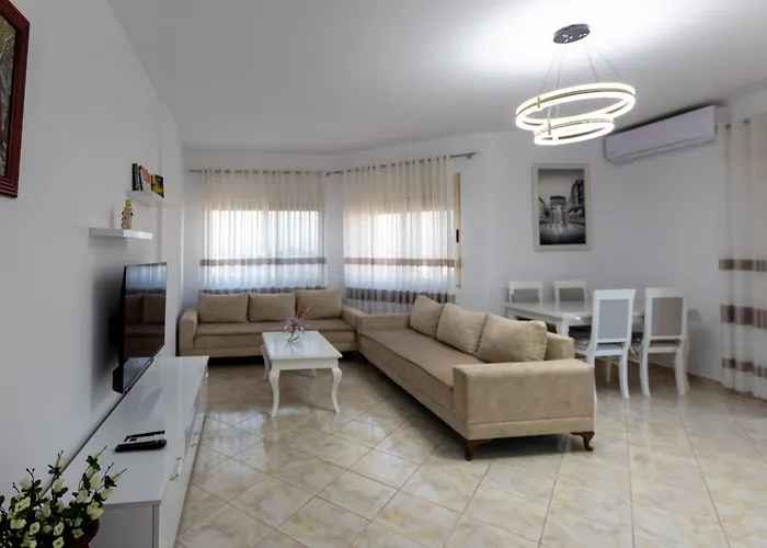 公寓 Spacious 2 Bedroom In Durrës